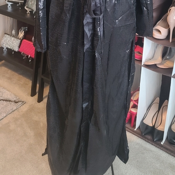 New Exquisite Blk Sequin Ankle Length Jacket with Belt - Picture 4 of 5